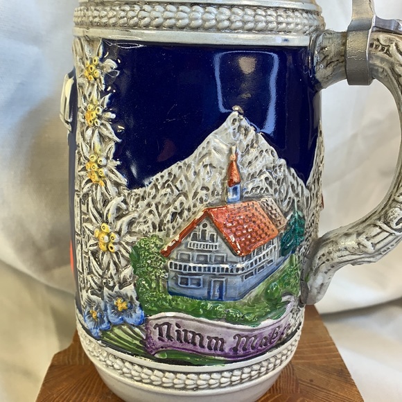 Handmade vintage beer/beir stein w/lid in EC - Picture 11 of 16